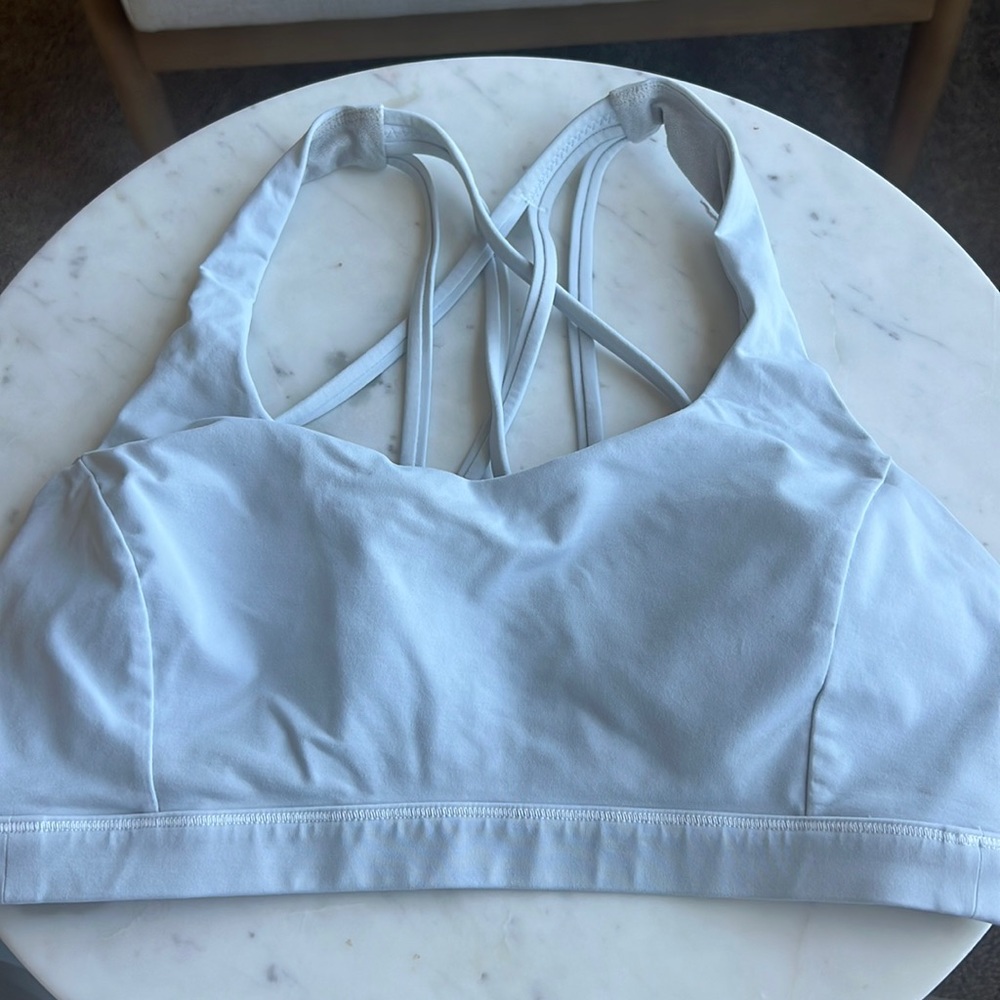 Lululemon Free to Be Serene Bra